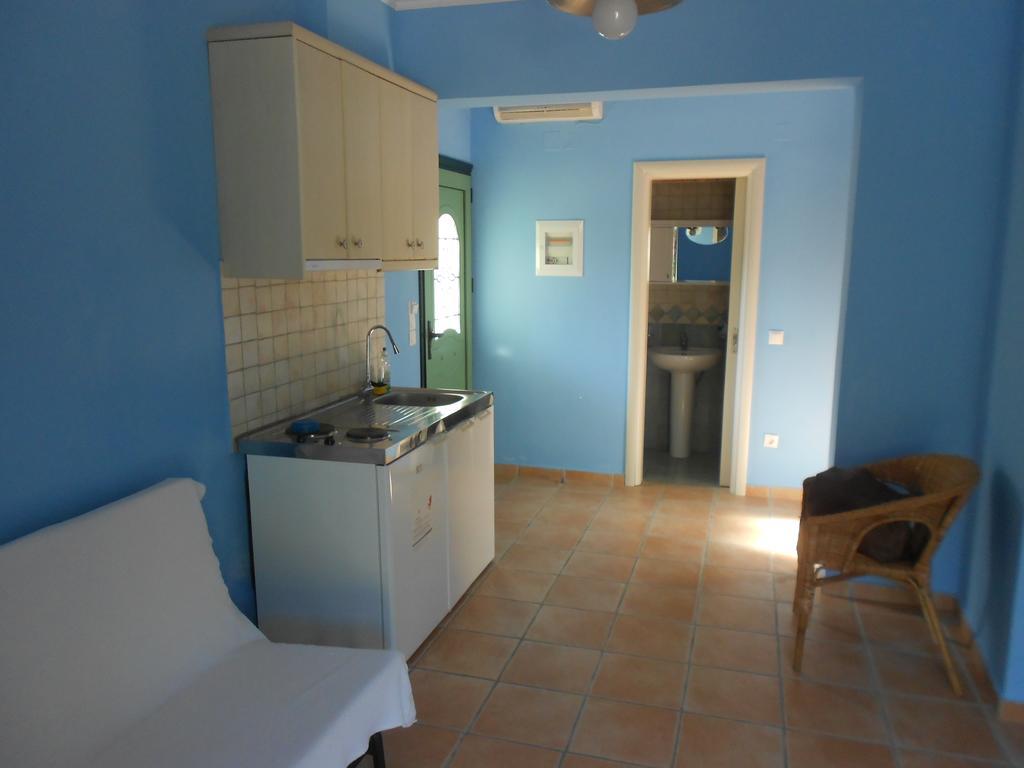 Harmony Apartment Kalamitsi  Bagian luar foto